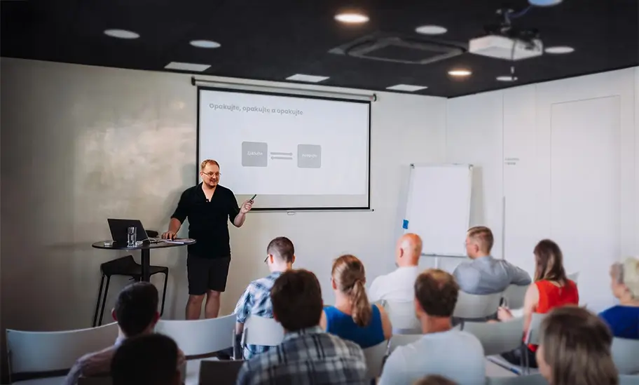 How to grow in performance marketing — E-shop Tour